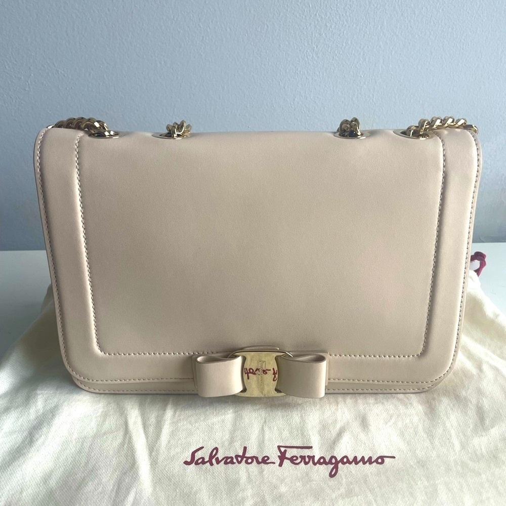 Salvatore Ferragamo 
Vara bow crossbody bag